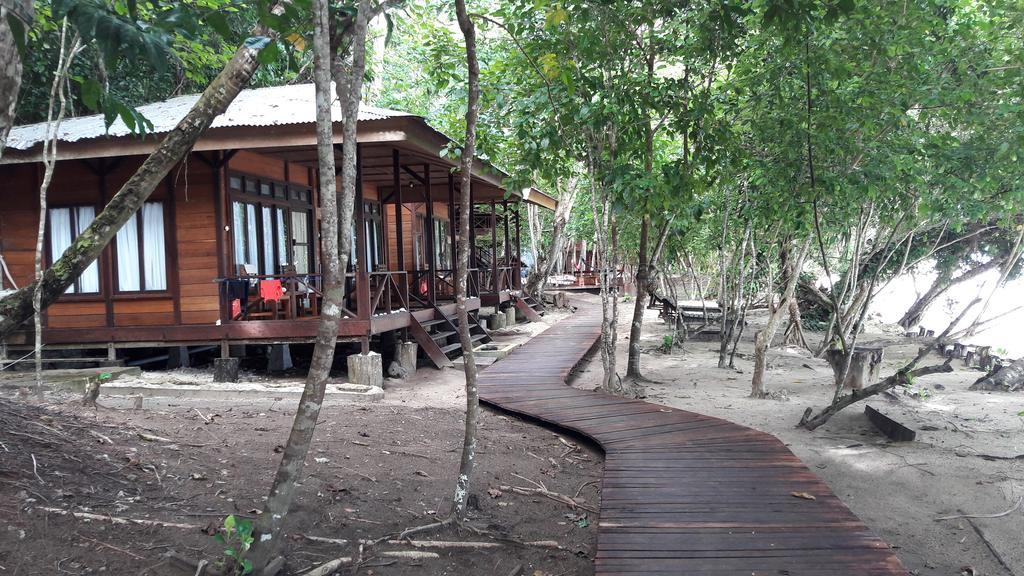 Raja Ampat Dive Resort Tapokreng Bagian luar foto